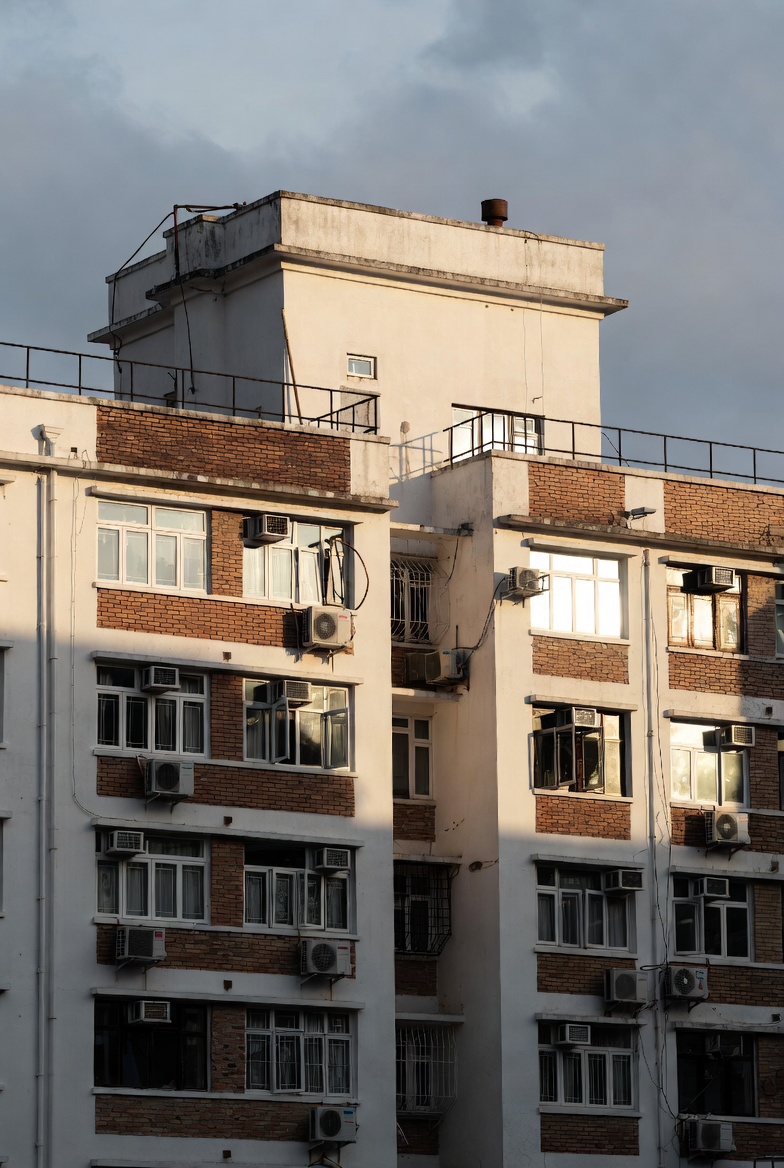 С прописанными людьми